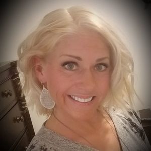 Meet your Posher, Leslie